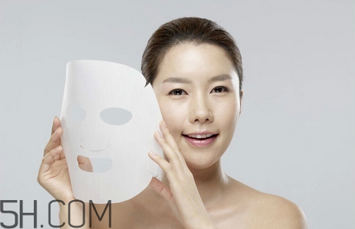 敷睡眠面膜臉刺痛怎么回事？閉口粉刺可以用面膜嗎？