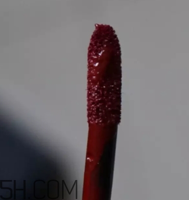 阿瑪尼紅管201多少錢？阿瑪尼紅管201停產(chǎn)了嗎？