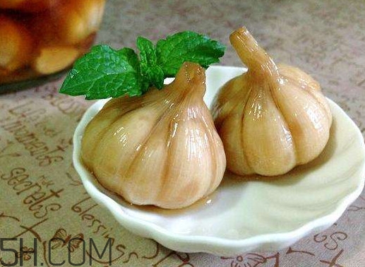 腌糖蒜用什么醋好？腌糖蒜必須用新蒜嗎
