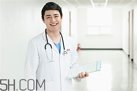 骨折做牽引疼嗎？骨折做牽引怎么回事？