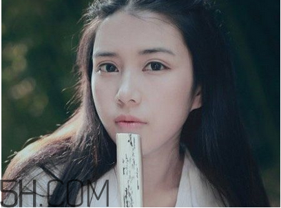 粉餅和散粉哪個定妝效果好？定妝粉和定妝粉餅的使用方法