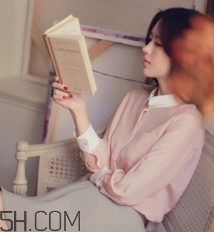 女生說我的胸好小什么意思？女生說我的胸好小怎么回復