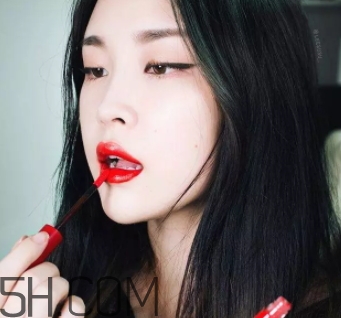 阿瑪尼408多少錢？阿瑪尼限量簽名紅管408專柜價格