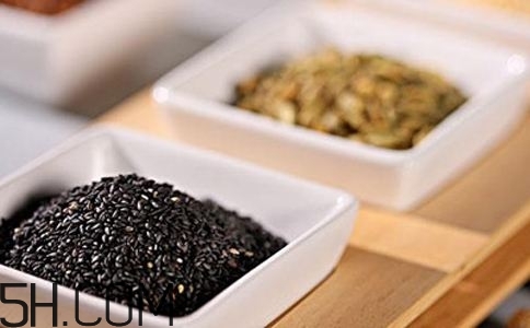 人為什么會(huì)掉發(fā)？怎么防止掉發(fā)？