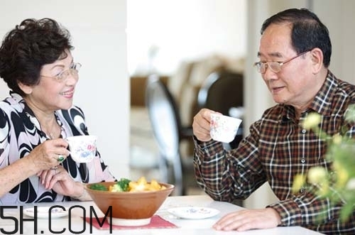 冬季老年人如何養(yǎng)生？老年人養(yǎng)生的注意事項(xiàng)是什么？