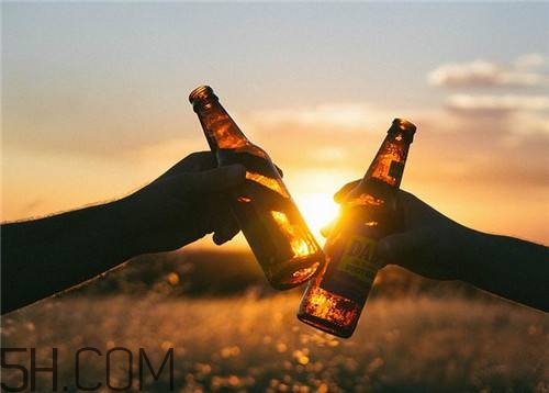 什么時(shí)候喝藥酒比較好？喝藥酒有什么禁忌？