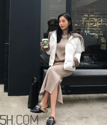棉服配裙子好看嗎？棉衣配什么裙子好？