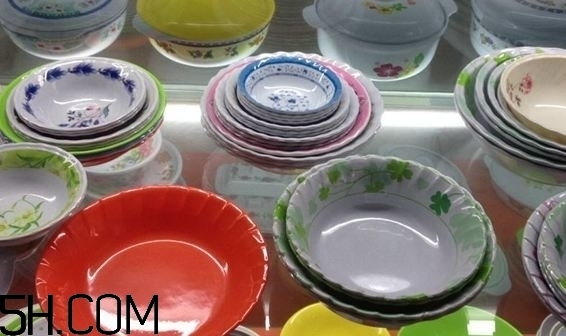 什么是仿瓷碗？仿瓷碗是塑料碗嗎？