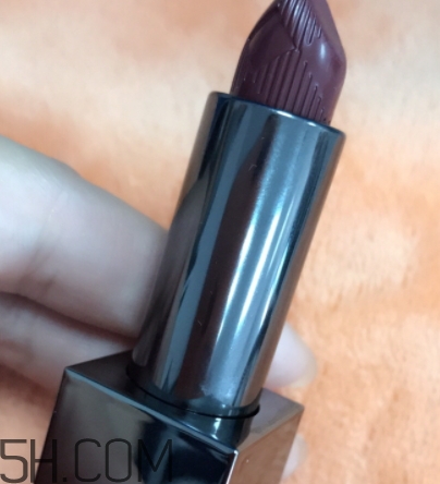 burberry口紅97和93哪個(gè)好看？burberry巴寶莉97和93對(duì)比