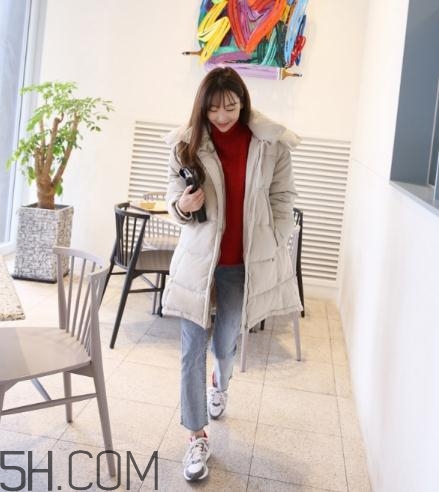 米色羽絨服怎么搭配？米色羽絨服搭配圖片