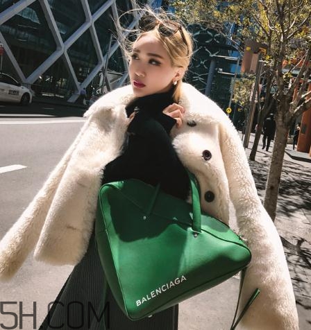 皮草粘了糖怎么處理？皮草粘了膠怎么清洗？