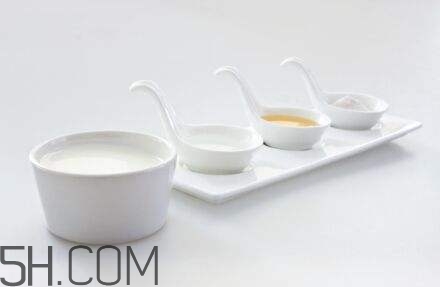 牛奶護(hù)膚有什么竅門？牛奶護(hù)膚的竅門有哪些？