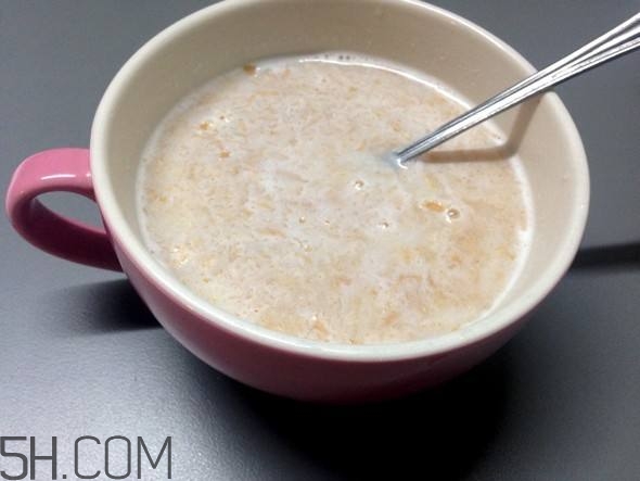 牛奶護(hù)膚有什么竅門？牛奶護(hù)膚的竅門有哪些？