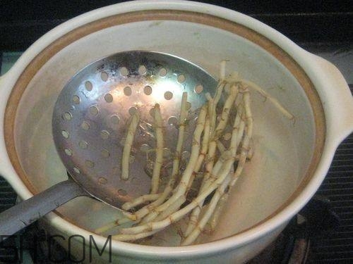 愛長痘吃什么食物好？愛長痘的食物禁忌有哪些？