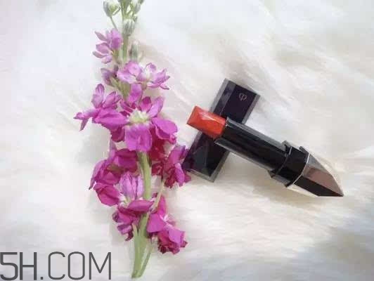 涂口紅前用bb打底可以嗎？最近比較火的口紅品牌有哪些？