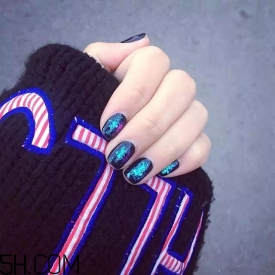 美甲涂什么顏色好看？2018冬天最美的韓式美甲