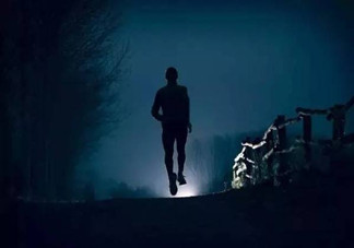 夜跑減肥的正確方法有哪些？冬天夜跑應(yīng)該怎么跑才能減肥？