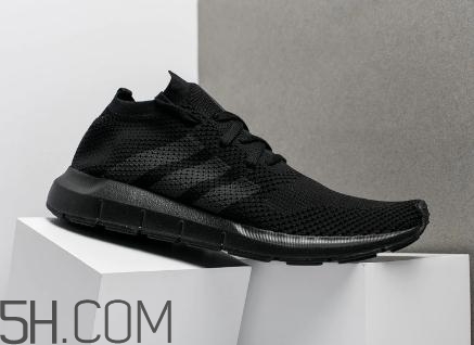 adidas swift run triple black配色在哪買_多少錢？
