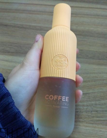 春紀咖啡煥膚菁華露好用嗎？春紀咖啡煥膚菁華露評測