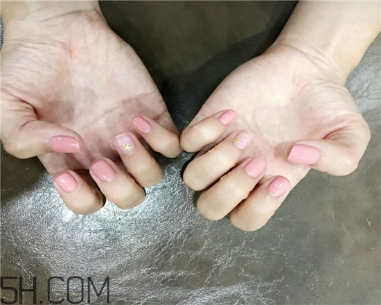 手指粗適合做什么美甲？美甲簡(jiǎn)單大方新款圖片