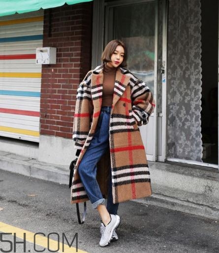 冬天穿牛仔褲配什么鞋子？冬天牛仔褲搭配鞋子圖片
