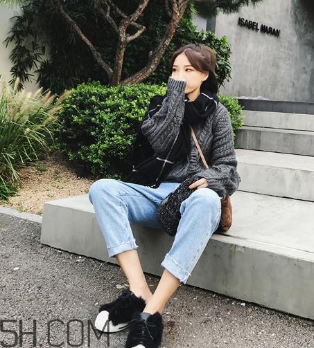 牛仔褲粘上口香糖怎么除掉？牛仔褲上的機油怎么洗掉？