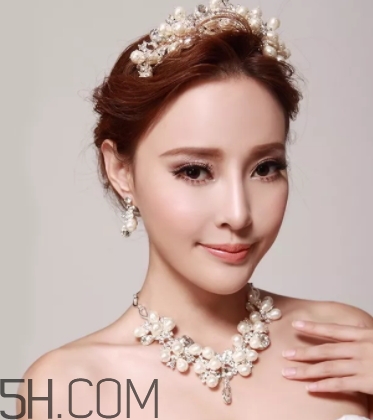 2018流行什么婚紗？2018婚紗款式圖片