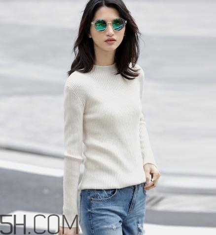羊絨衫會(huì)扎人嗎？羊絨衫穿著扎人怎么辦？