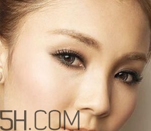 紋眉后需要多次補色嗎？哺乳期能紋眉嗎？