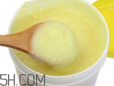 蜂王漿的營養(yǎng)成分有哪些？怎么辨別真假蜂王漿？