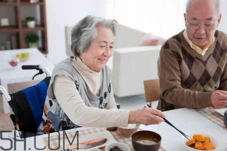 跑步機(jī)適合老年人嗎？老年人跑步有什么好處呢？