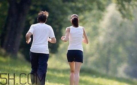 經(jīng)常慢跑的好處有哪些？慢跑減肥的正確方法是什么？