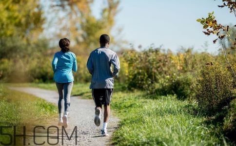 慢跑堅(jiān)持多久才能減肥？慢跑的減肥效果如何？