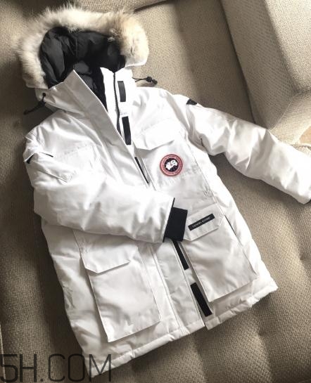 加拿大鵝羽絨服多少錢？加拿大鵝羽絨服價(jià)格