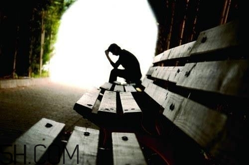 焦慮癥和抑郁癥哪種更嚴(yán)重？焦慮癥和抑郁癥的區(qū)別有哪些？
