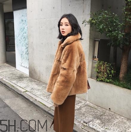 兔毛皮草掉毛嗎？兔毛皮草掉毛怎么處理？
