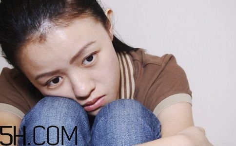 焦慮癥為什么要剃頭發(fā)？頭發(fā)對焦慮癥的影響有多少？