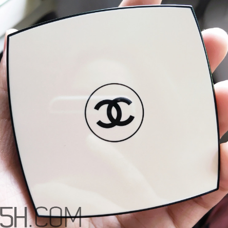 chanel氣墊水粉底好用嗎？香奈兒氣墊水粉底使用感受