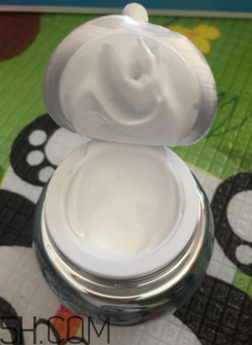 歐詩漫珍珠水光素顏霜含激素嗎？歐詩漫珍珠素顏霜刺激嗎