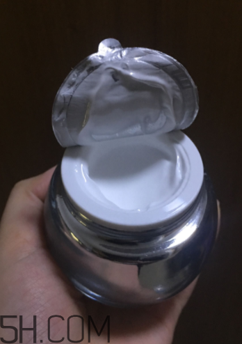 歐詩漫珍珠水光素顏霜含激素嗎？歐詩漫珍珠素顏霜刺激嗎