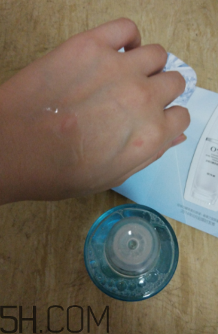 歐詩漫水氧瞬透水是爽膚水嗎？歐詩漫水氧瞬透水怎么用