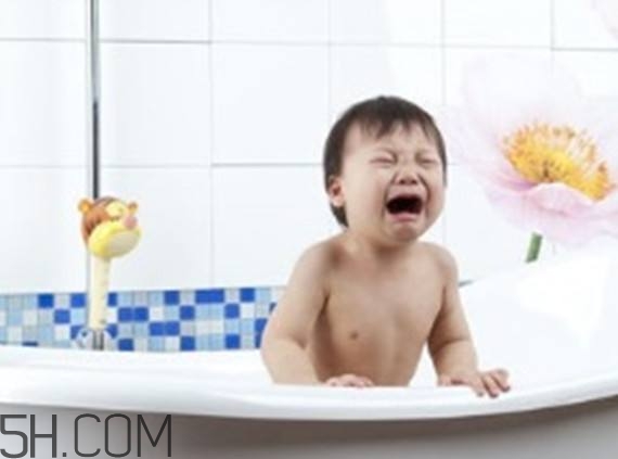 寶寶拉肚子可以洗澡嗎？寶寶拉肚子怎么洗澡比較好？