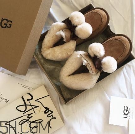 ugg雪地靴要穿襪子嗎？ugg是光腳穿嗎？
