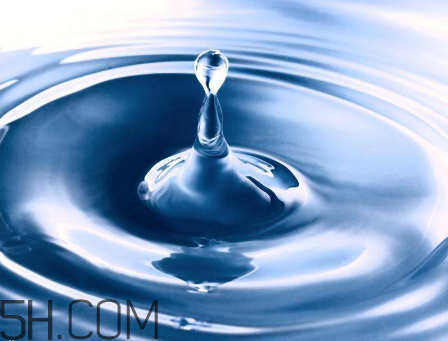 雙氧水能治牛皮癬嗎？雙氧水能去除血漬嗎？