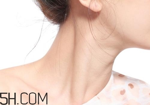 食道癌由什么原因引起的？食道癌晚期有什么癥狀？