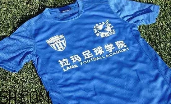 踢足球有哪些技巧？踢足球有哪些注意事項？