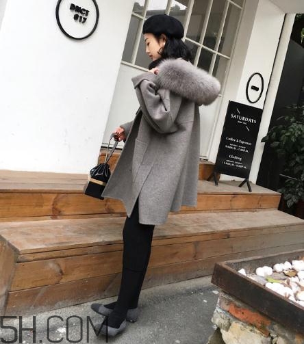 羊駝絨大衣暖和嗎？羊駝絨大衣和羽絨服哪個(gè)暖和？