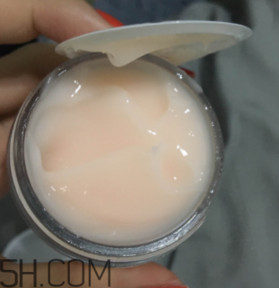 倩碧水磁場(chǎng)面霜每次用多??？每次用多少毫升？