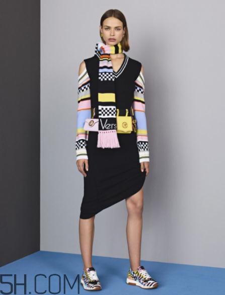 versace2018早秋服裝系列好看嗎_有哪些款式？