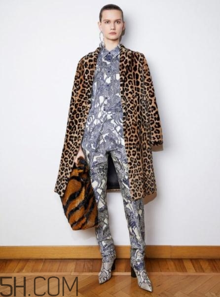 roberto cavalli2018早秋服裝系列好看嗎_有哪些款式？